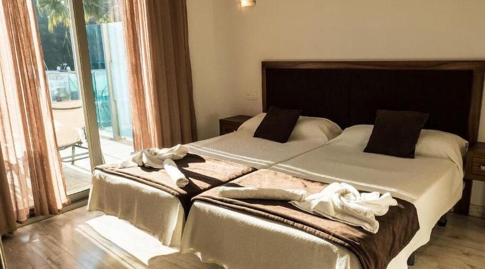Porto Drach Aparthotel & Suites Порто Кристо Экстерьер фото
