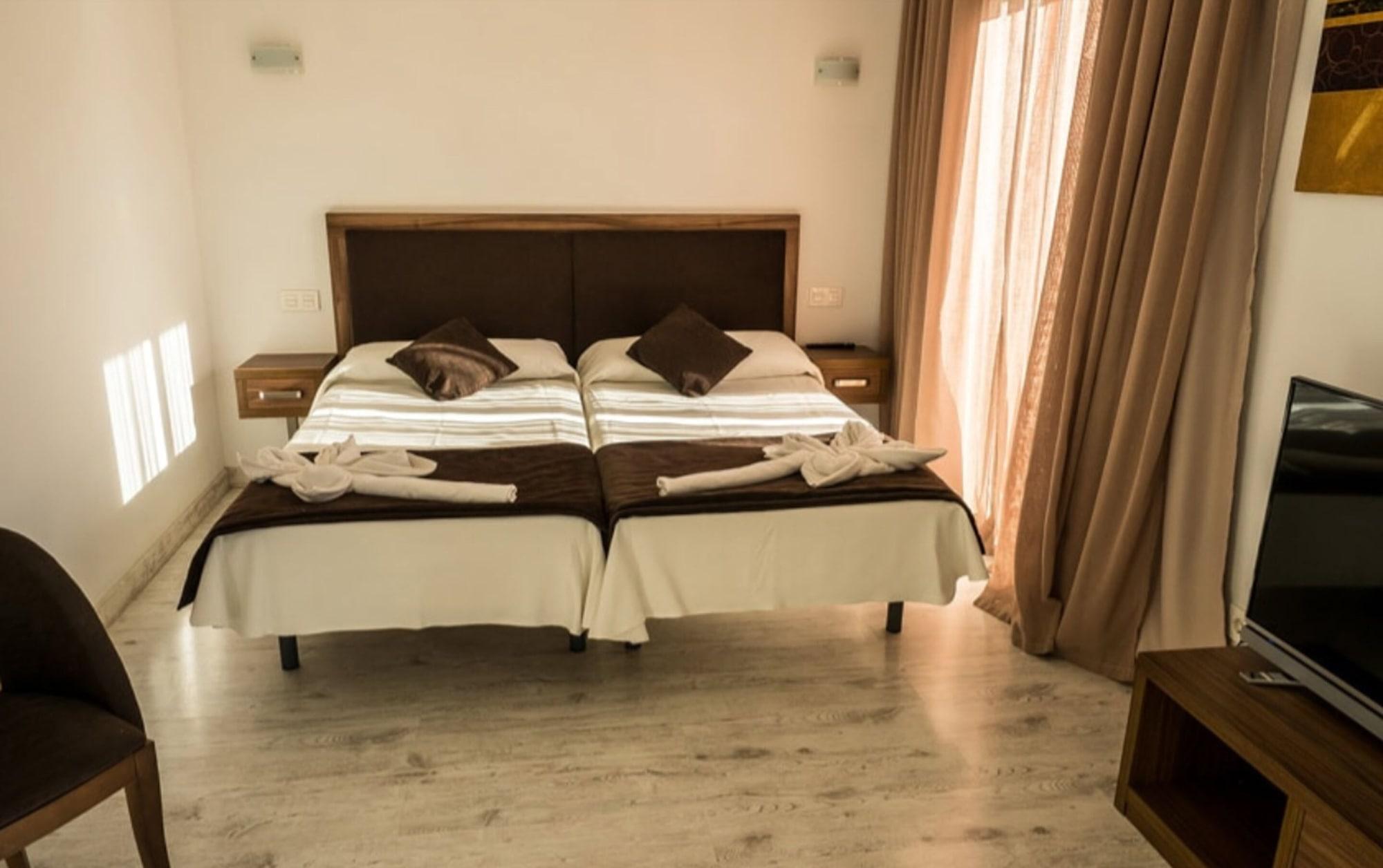 Porto Drach Aparthotel & Suites Порто Кристо Экстерьер фото